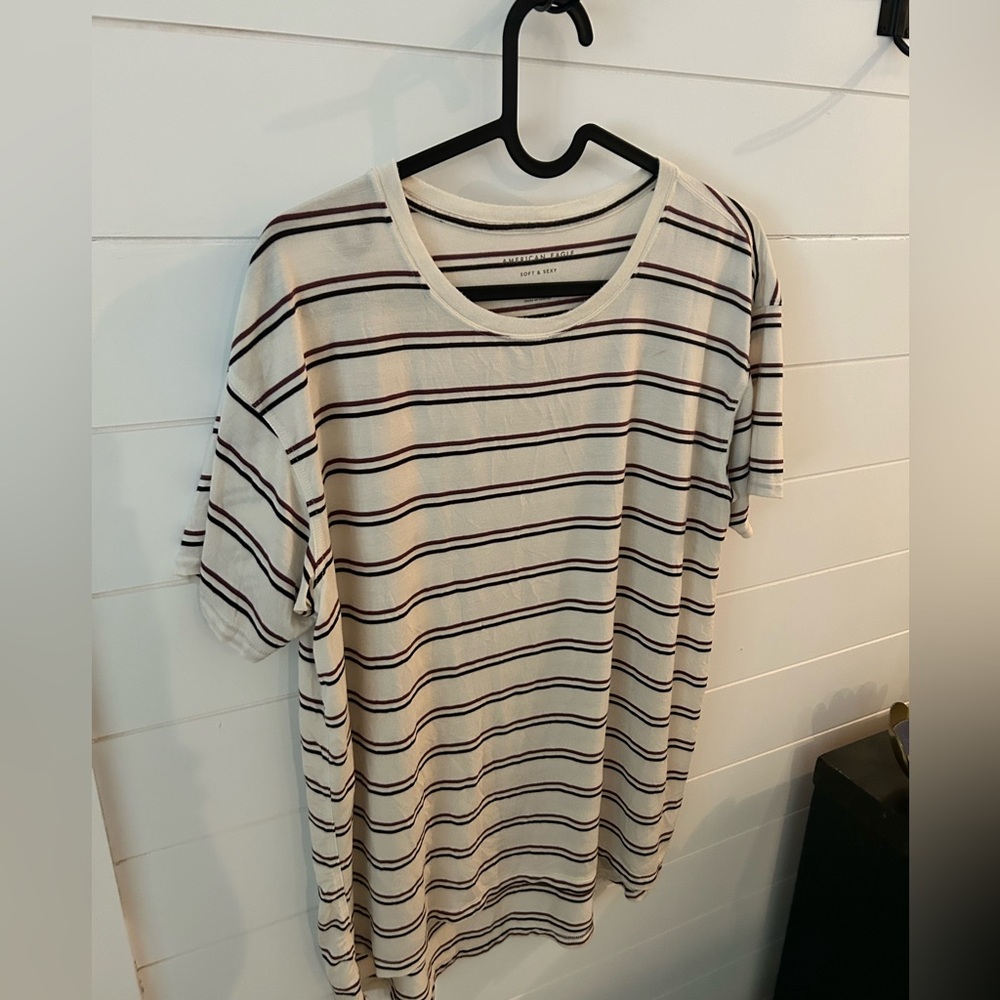 Super soft American Eagle t-shirt - Picture 2 of 3